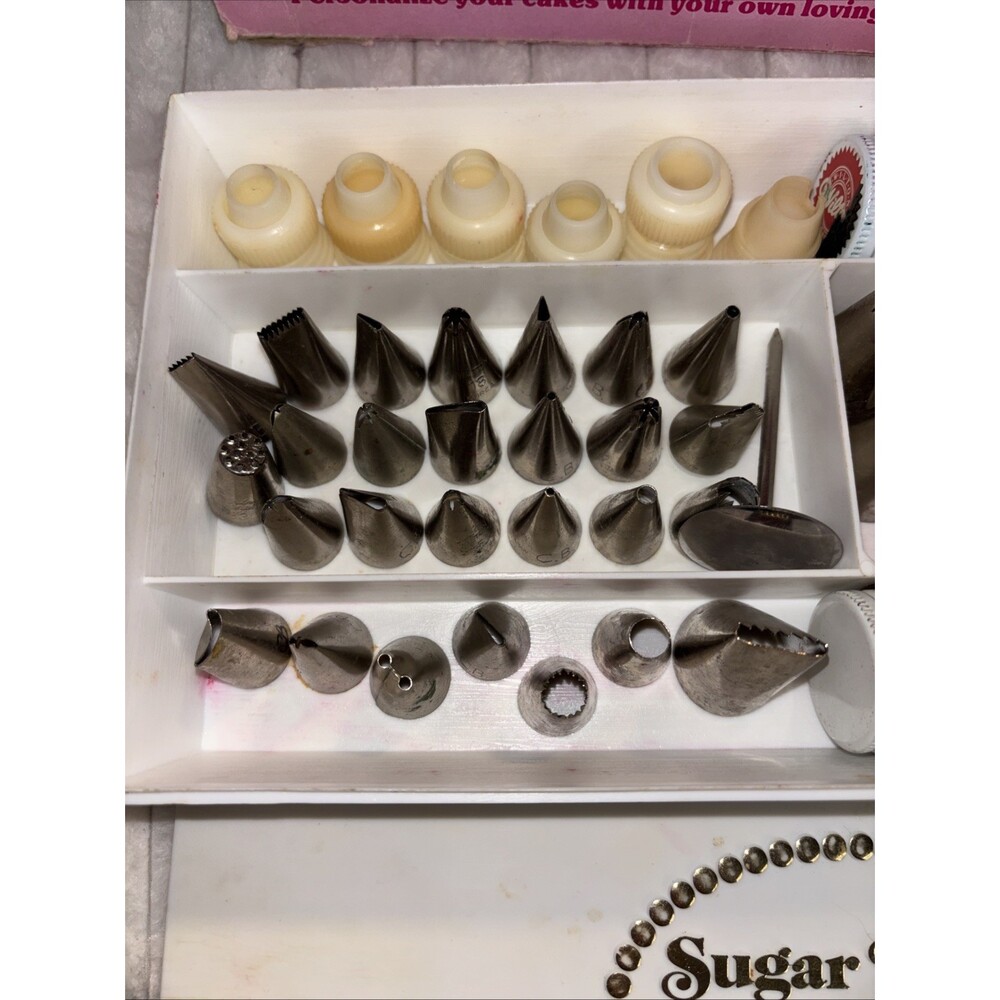Vintage 1974 Wilton Sugar Plum Cake Decorating Kit Set with Box & Many Extras" - Picture 2 of 9